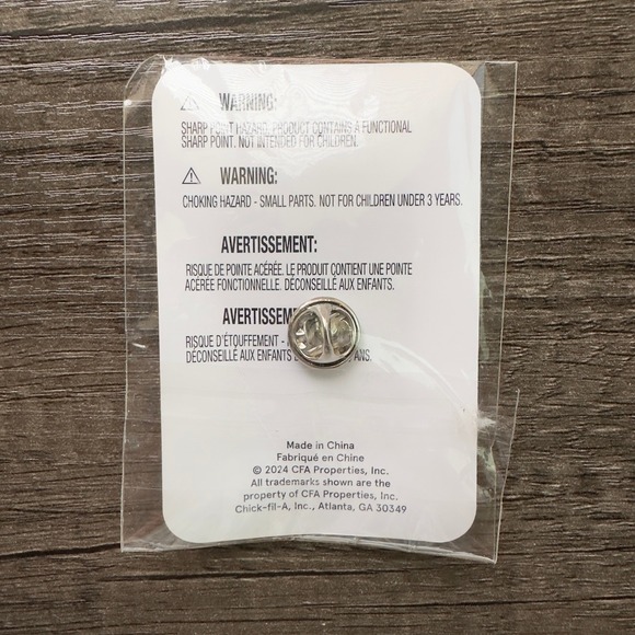 Chick-fil-A Enamel Pin "High Fives & Waffle Fries" Lapel Pin Collectible - Picture 2 of 4